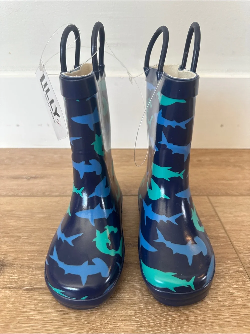 Kids Navy Shark Rain Boots Waterproof Size 8 NWT Rubber Wellies